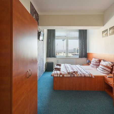 Hotel Cerny Andel Most Exterior foto