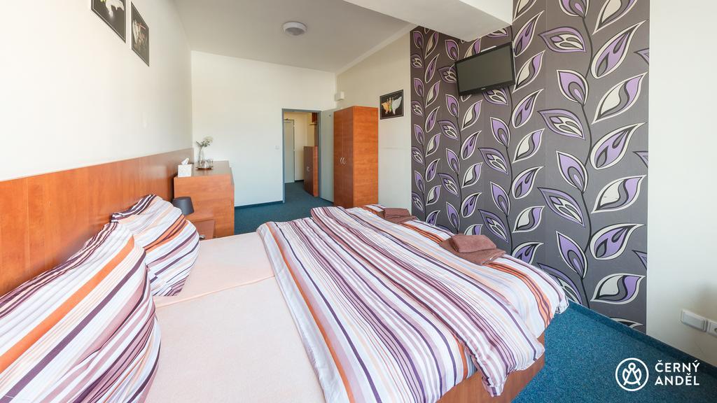 Hotel Cerny Andel Most Exterior foto